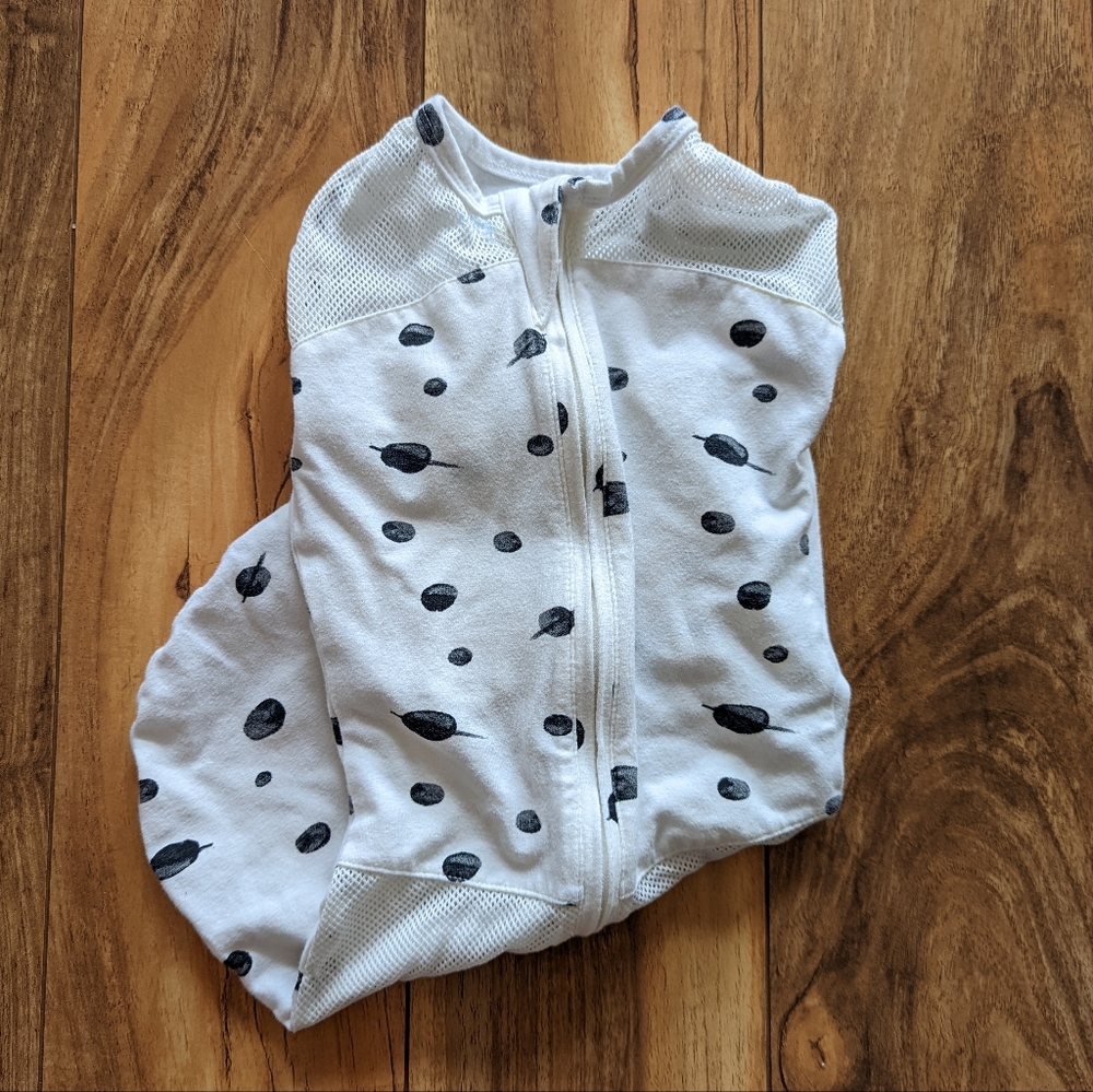 **NWOT** HAPPIEST BABY SLEEPEA SWADDLE *** SMALL 5-12LB